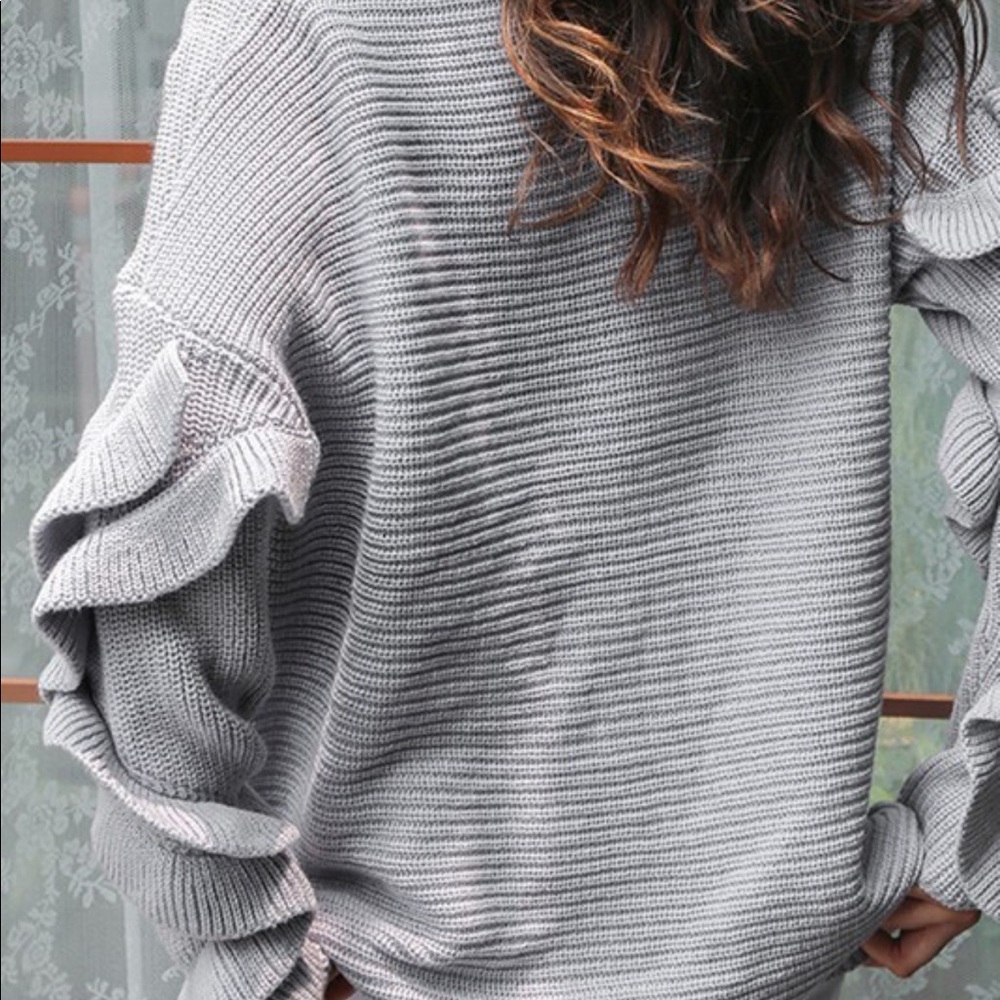 ❗️SALE LAST ONE ❗️Oversized Ruffles Knit Sweater - Picture 5 of 8